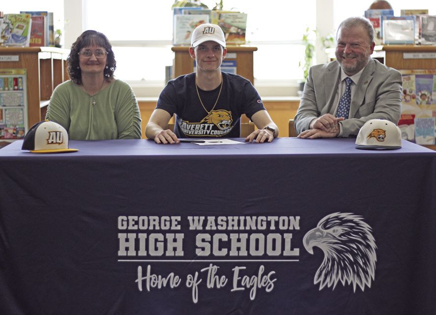 George Washington High student Ethan Stephens signs to play baseball at Averett